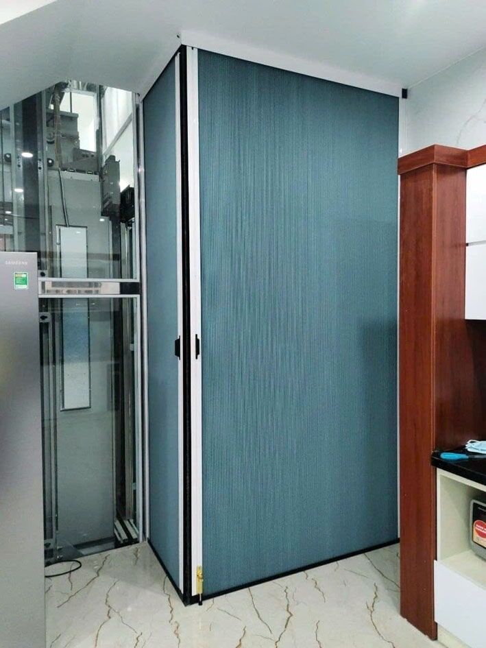 cửa ngăn nhiệt tổ ong hệ xếp xích